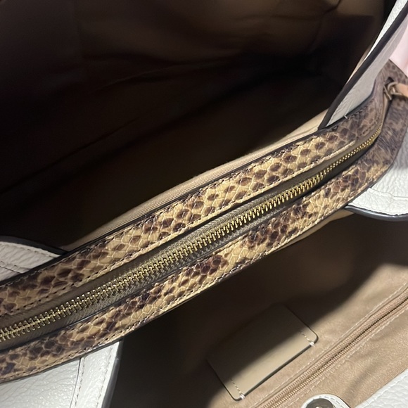 Brand new coach Kristy Shoulder Bag In Colorblock Signature Canvas - Picture 3 of 6